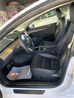 تێسلا مۆدێل 3